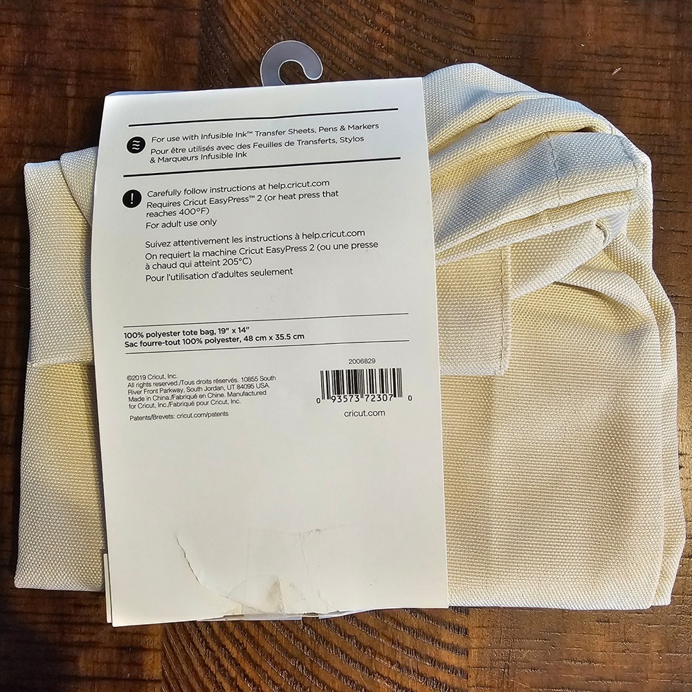 NEW Cricut 19 x 14 inch Tote Bag Blank Compatible Infusible Ink Project - Picture 2 of 3